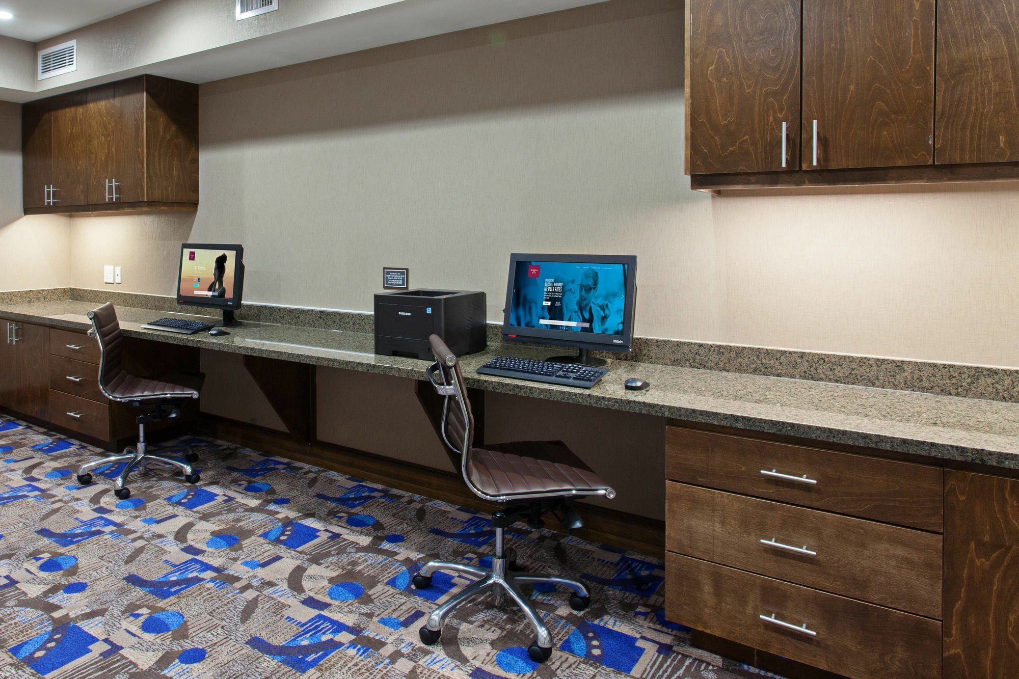 Hotel By Marriott Seattle Sea-tac Airport